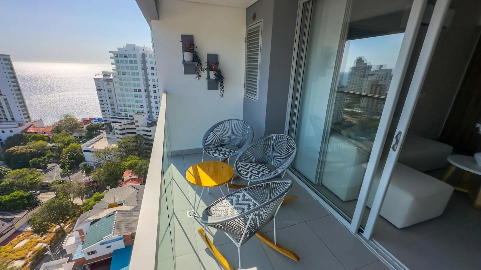 Apartamentos Ambar Roca Rodadero - Ar Rentals Santa Marta  Santa Marta (Magdalena)